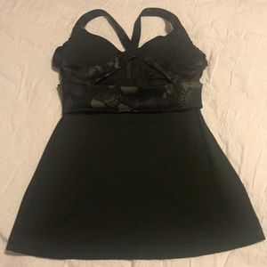 lululemon athletica Tops - EUC Lululemon Wrap It Up Tank - Sz 8 lululemon athletica Tops - EUC Lululemon Wrap It Up Tank - Sz 8